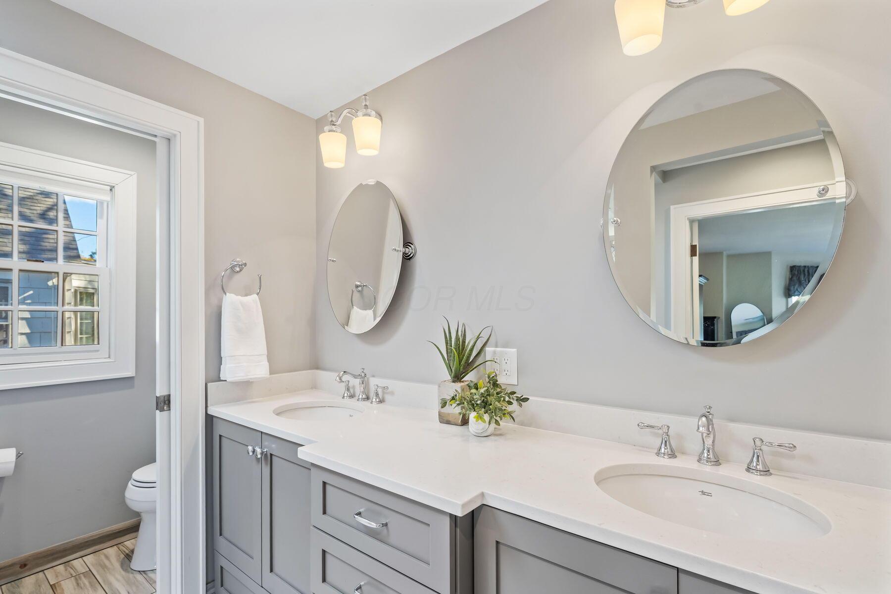 2063 Westover Road Columbus, OH 43221 - Photo 12 of 56 Primary Bathroom