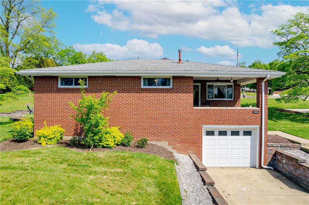 590 Carpenter Lane, Irwin, PA 15642 Compass