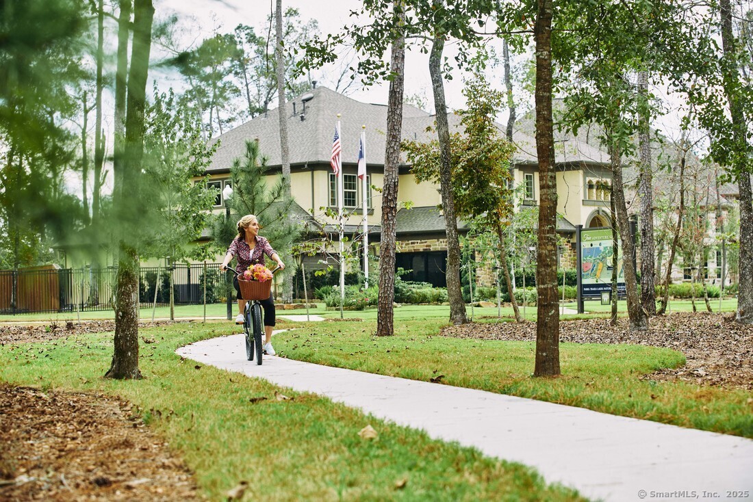 1 Whisper Rdg Way, Unit 51 Woodbridge, CT 06525 - Photo 16 of 17