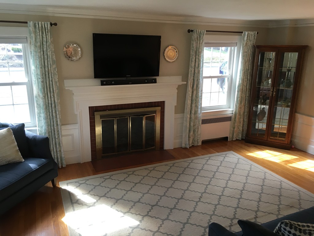 574 Webster Street Needham, MA 02494 - Photo 4 of 26