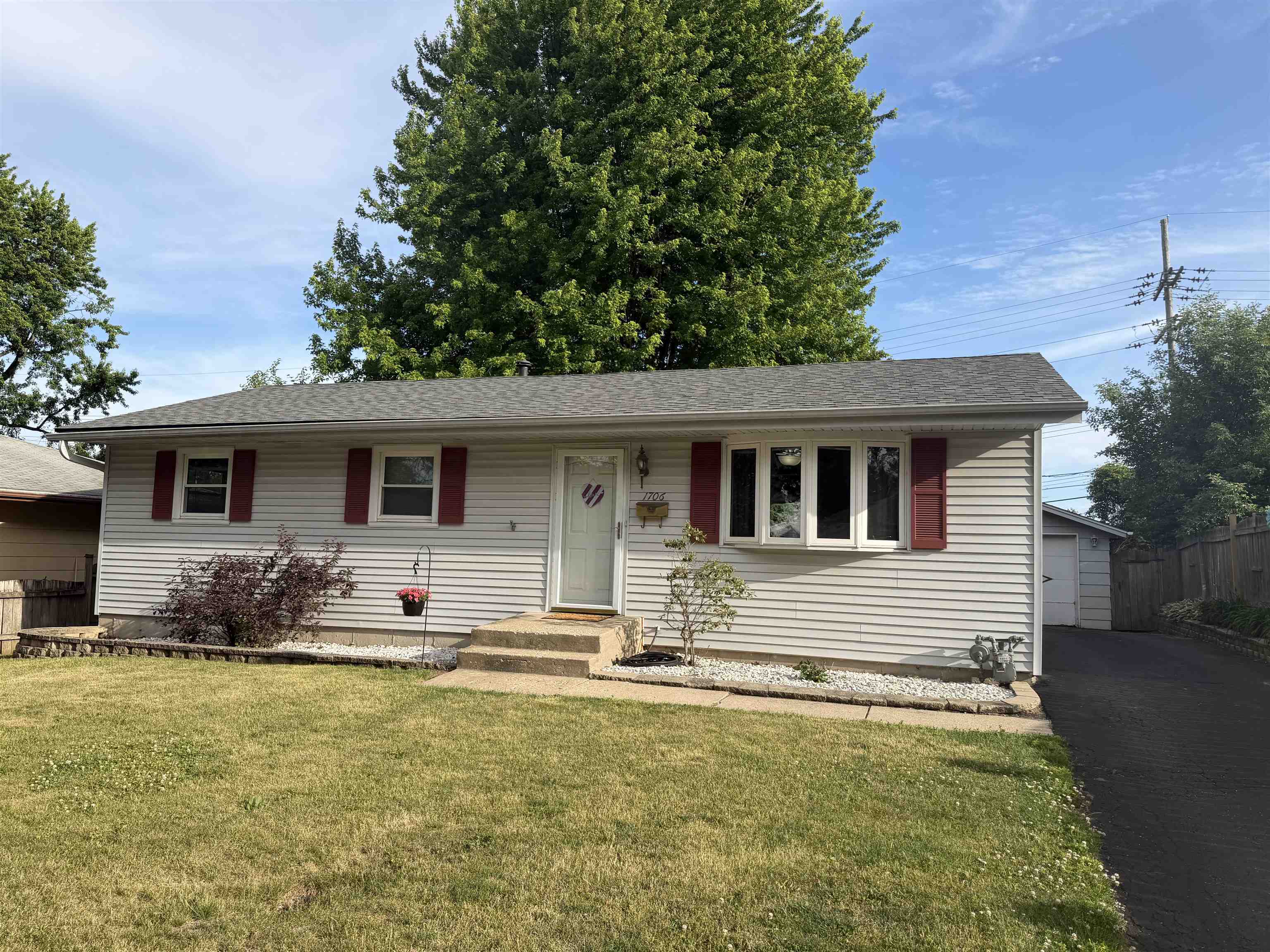 1706 Notre Dame Road Rockford, IL 61103 - Photo 1 of 17 Gallery Image 1