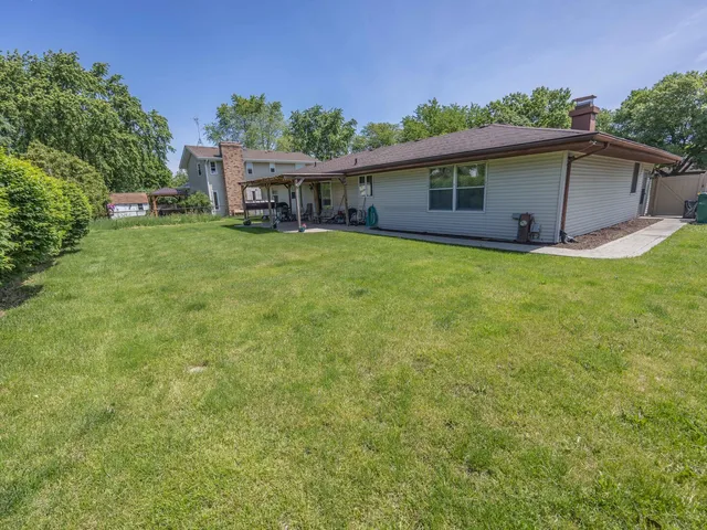 $359,900 | 601 Fairlane Drive, Joliet, IL 60435