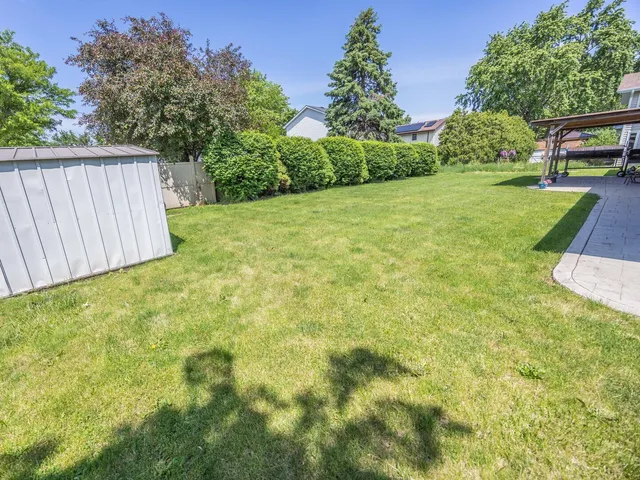 $359,900 | 601 Fairlane Drive, Joliet, IL 60435