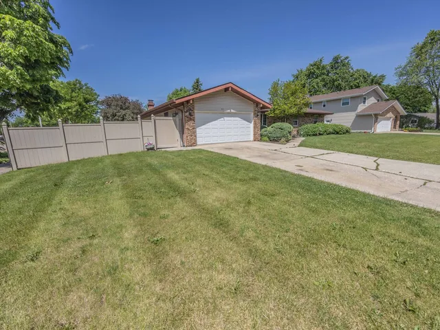 $359,900 | 601 Fairlane Drive, Joliet, IL 60435