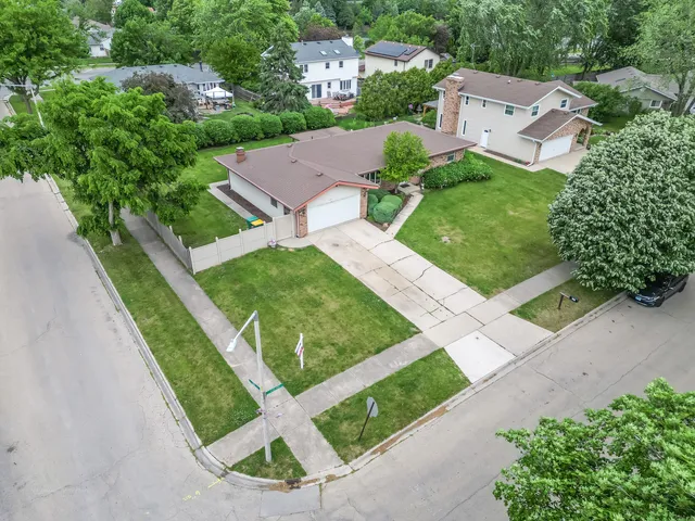 $359,900 | 601 Fairlane Drive, Joliet, IL 60435