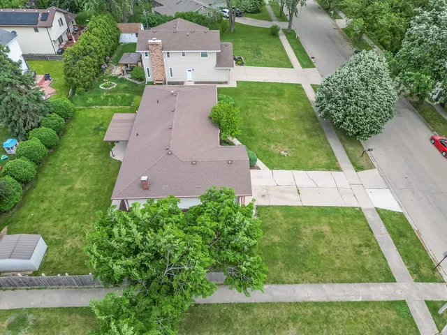$359,900 | 601 Fairlane Drive, Joliet, IL 60435