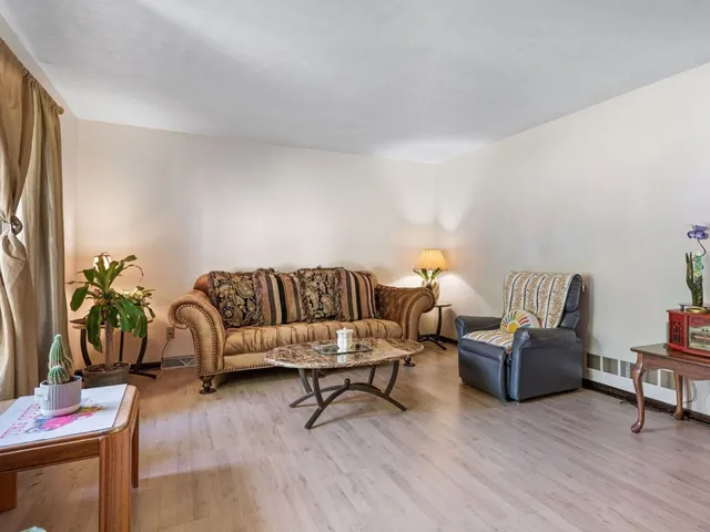 $359,900 | 601 Fairlane Drive, Joliet, IL 60435