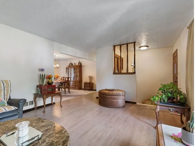 $359,900 | 601 Fairlane Drive, Joliet, IL 60435