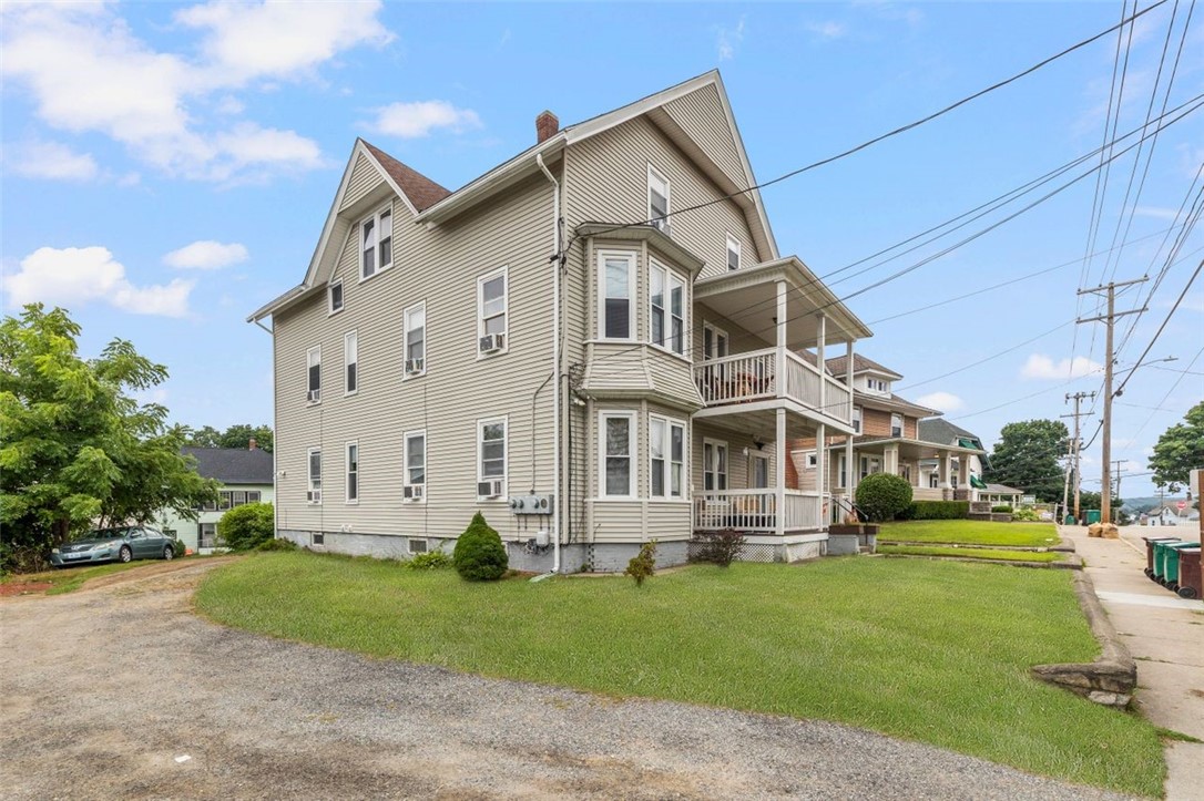 377 Elm Street Woonsocket, RI 02895 - Photo 4 of 26 Gallery Image 4