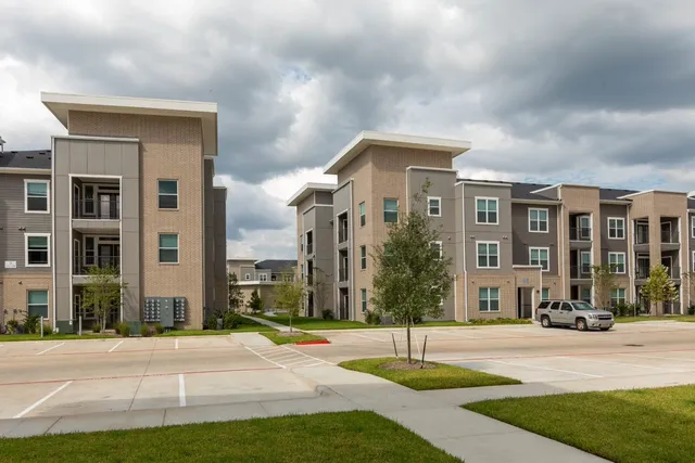 $1,345 | 5131 Williams Way Boulevard, Unit 2205, Richmond, TX 77469