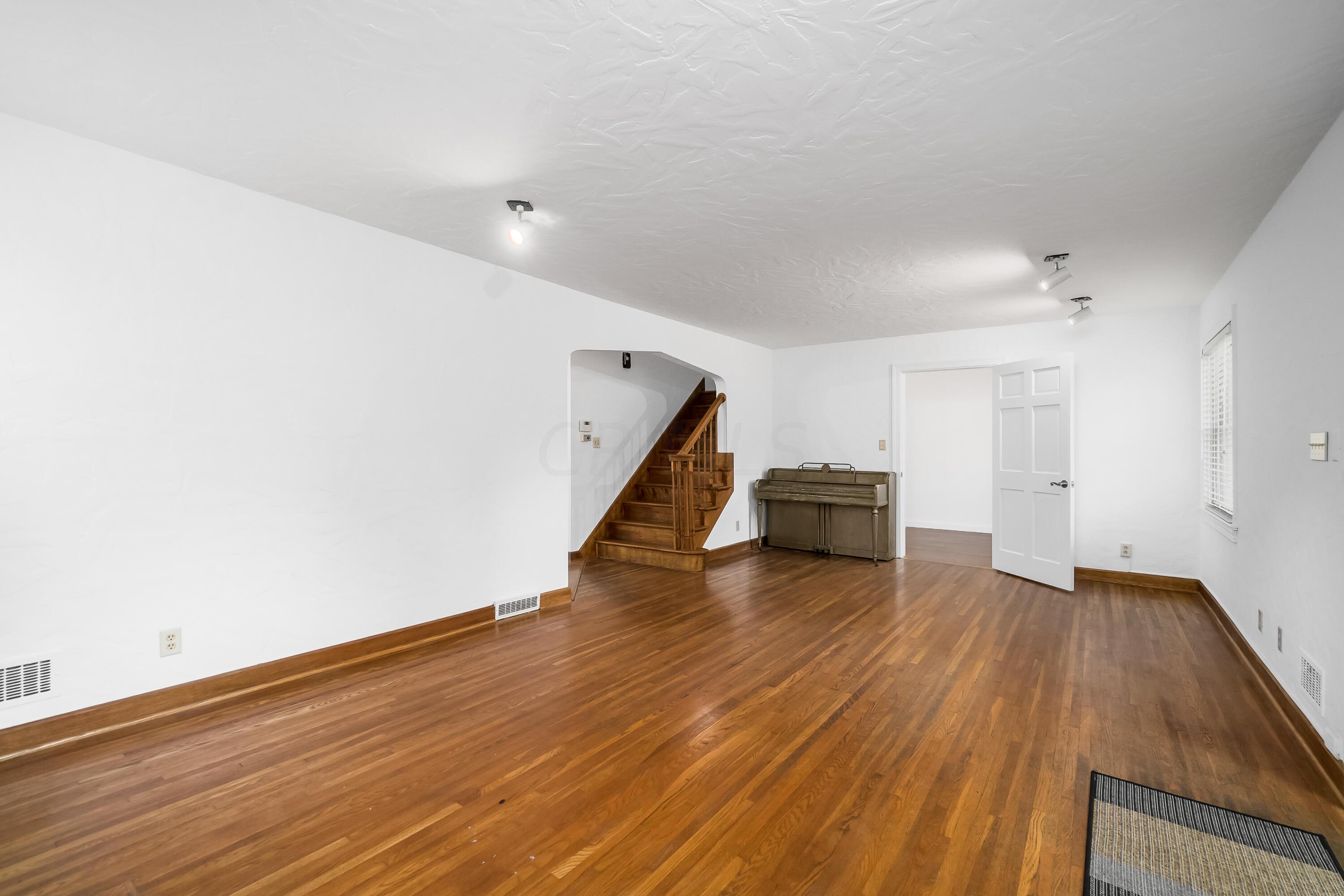 76 South Remington Road Columbus, OH 43209 - Photo 8 of 49
