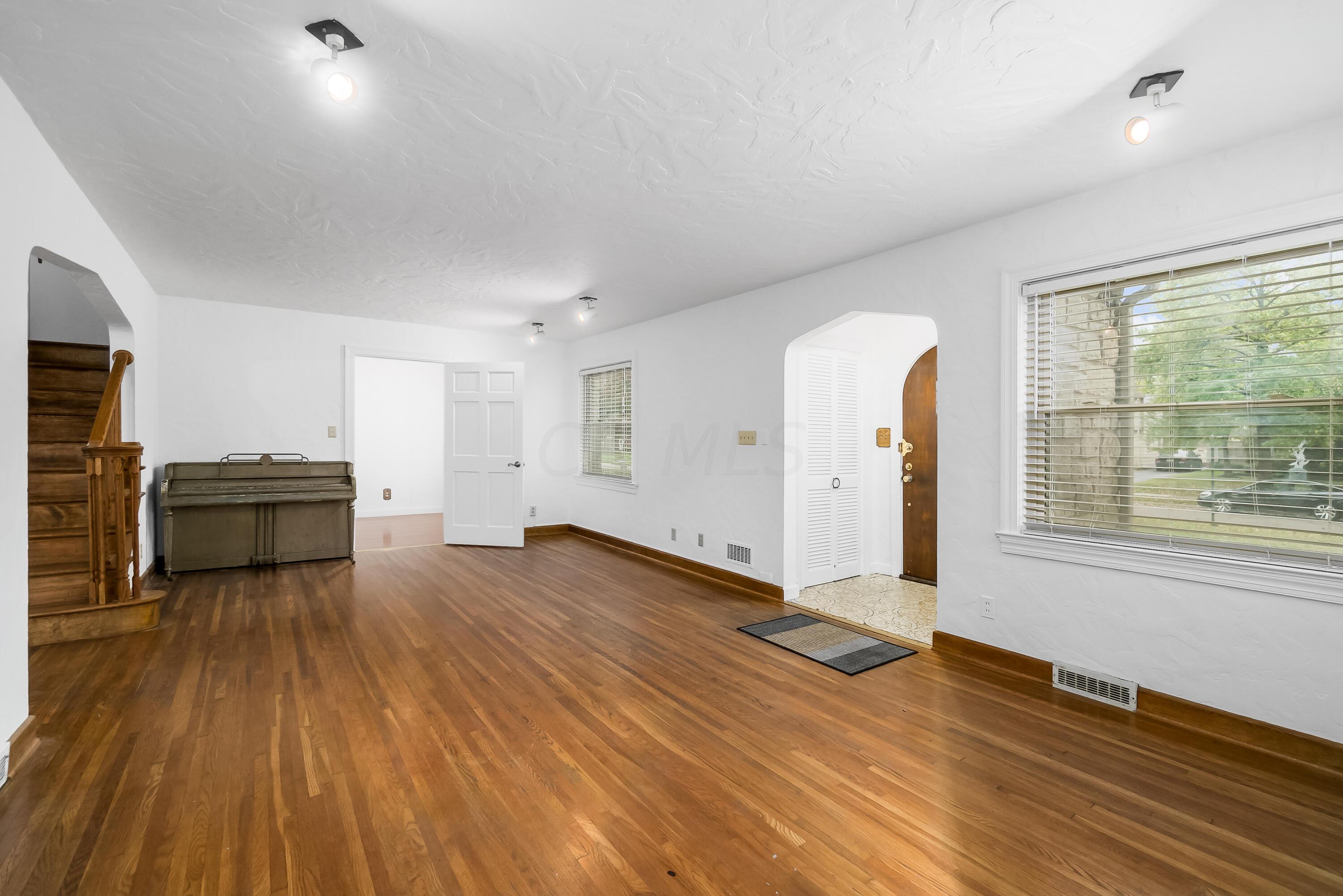 76 South Remington Road Columbus, OH 43209 - Photo 9 of 49