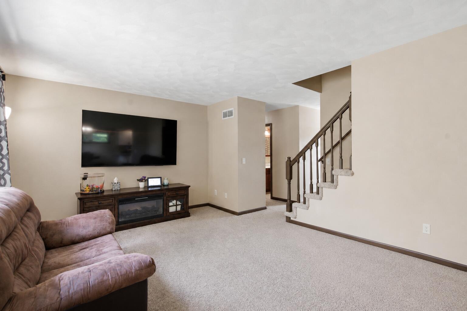 56782 Bow Drive Three Rivers, MI 49093 - Photo 8 of 31 Living Rm.