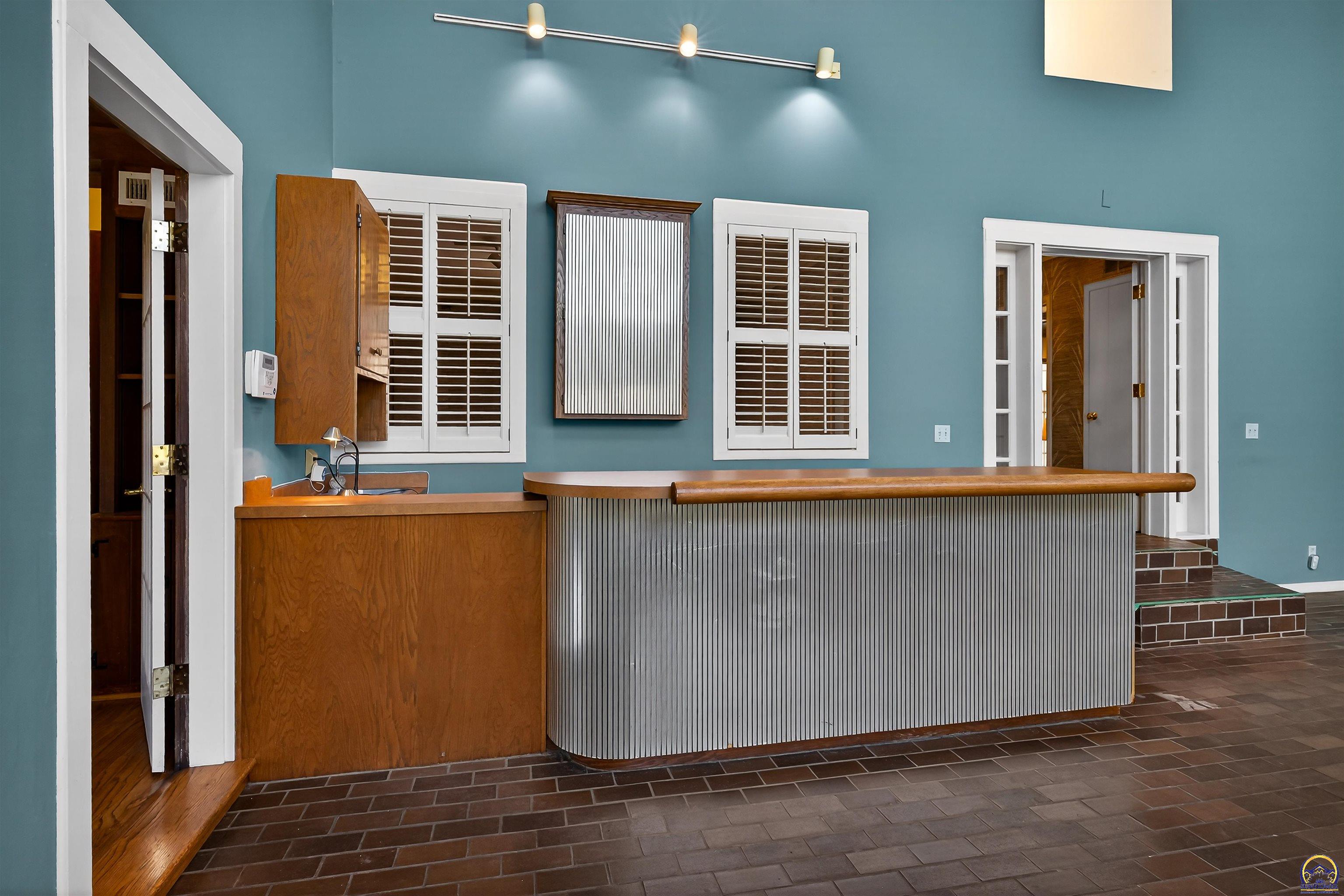 200 Southwest Yorkshire Road Topeka, KS 66606 - Photo 19 of 64