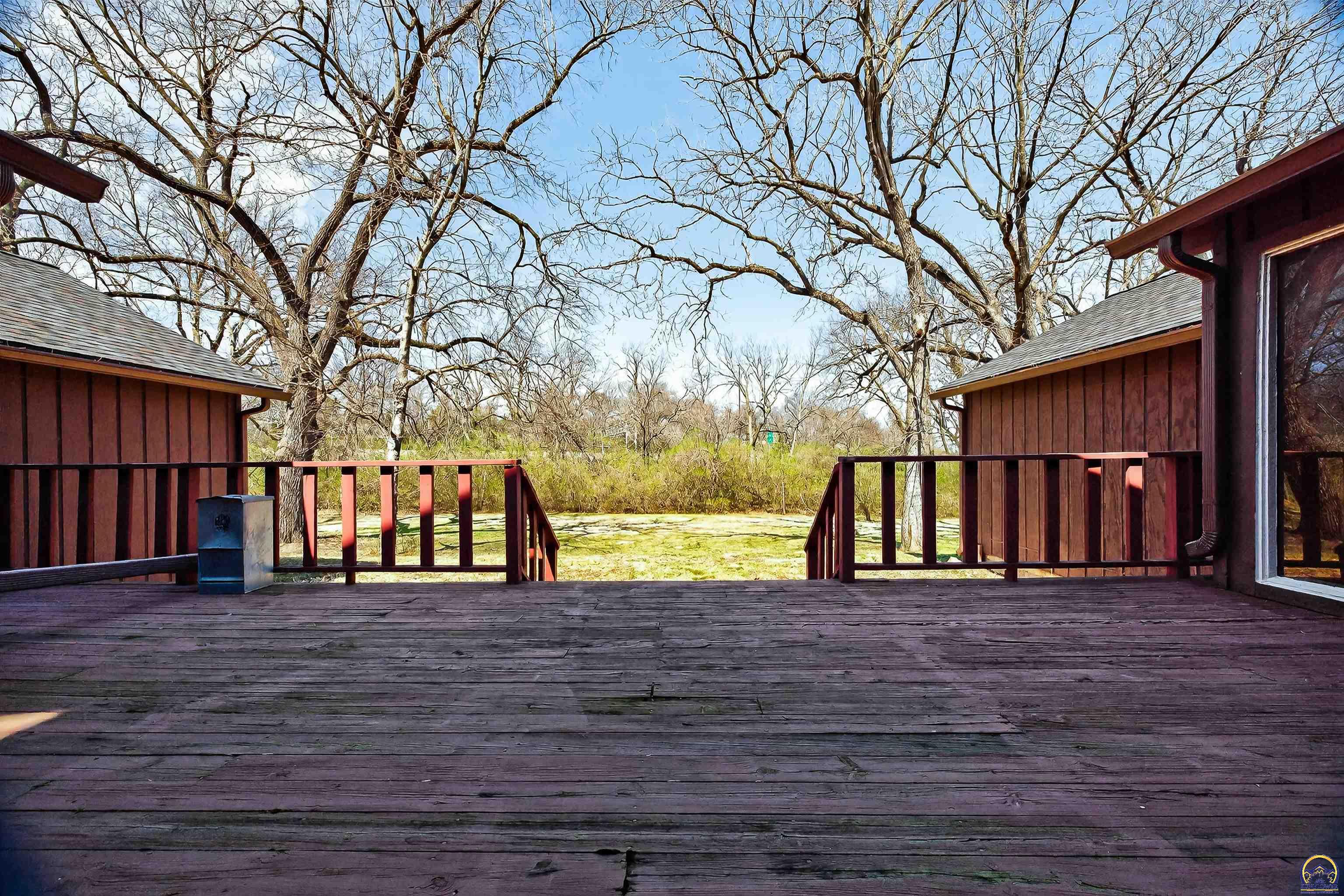 200 Southwest Yorkshire Road Topeka, KS 66606 - Photo 48 of 64