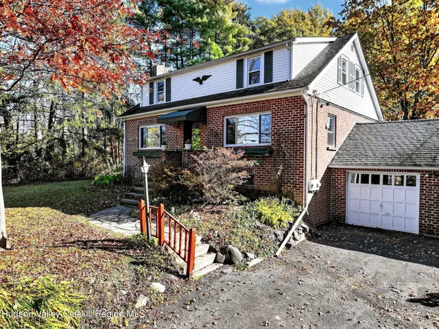 a view of yard with tree s