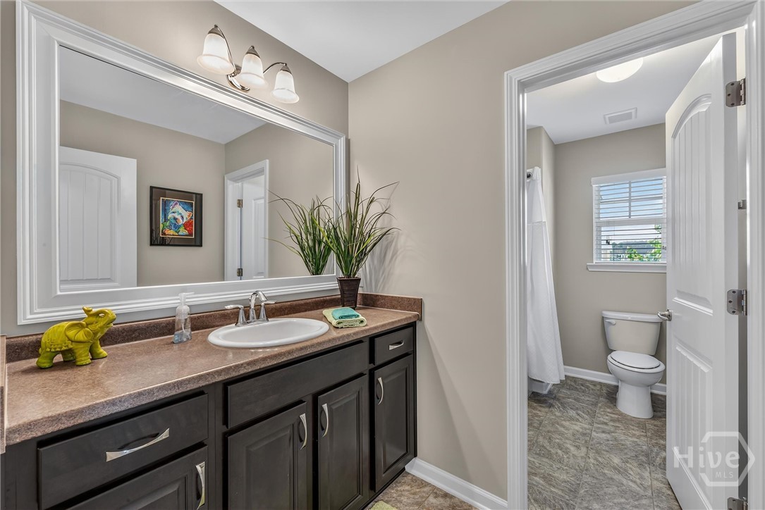280 Willow Point Circle Savannah, GA 31407 - Photo 35 of 49 upstairs guest full bathroom