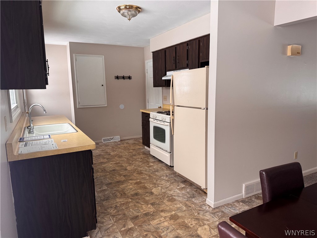 10035 Creek Road Pavilion, NY 14525 - Photo 4 of 17