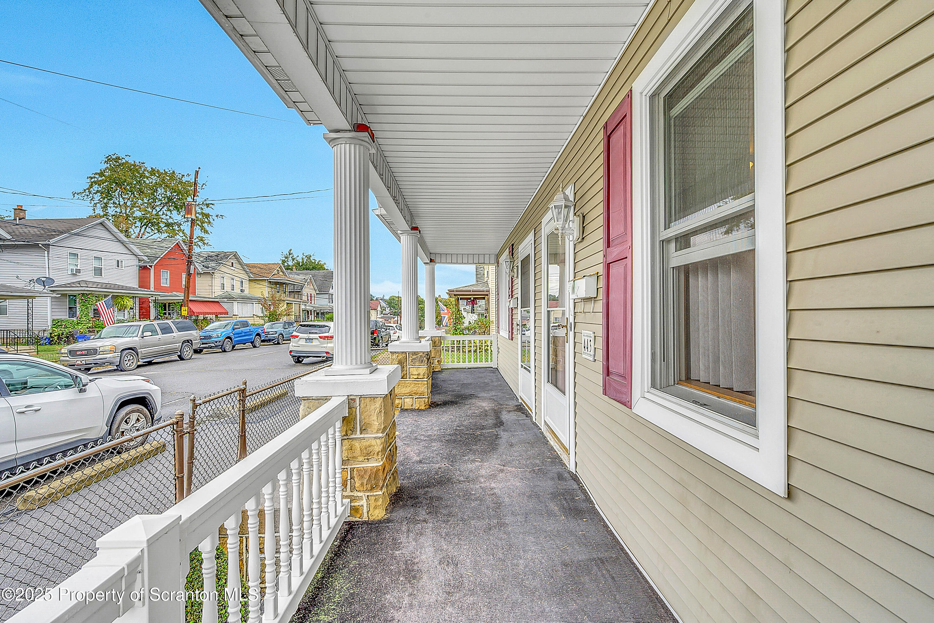 443 14th Avenue Scranton, PA 18504 - Photo 4 of 20 Front Porch
