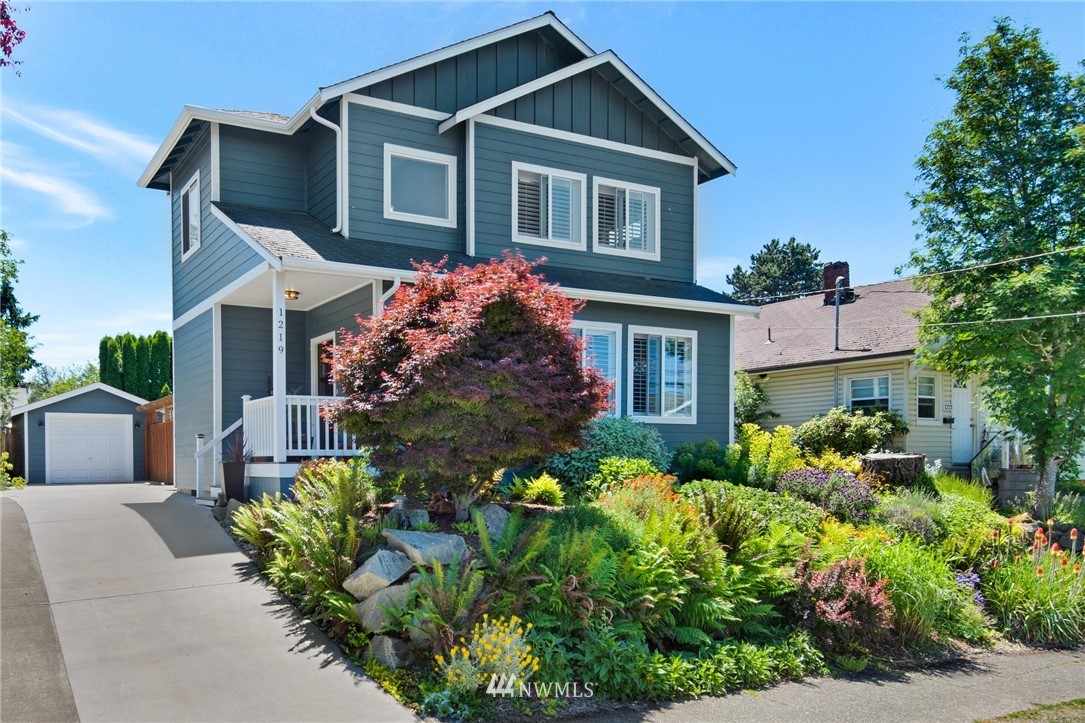 1219 Southwest Myrtle Street Seattle, WA 98106 - Photo 2 of 29 Gallery Image 2