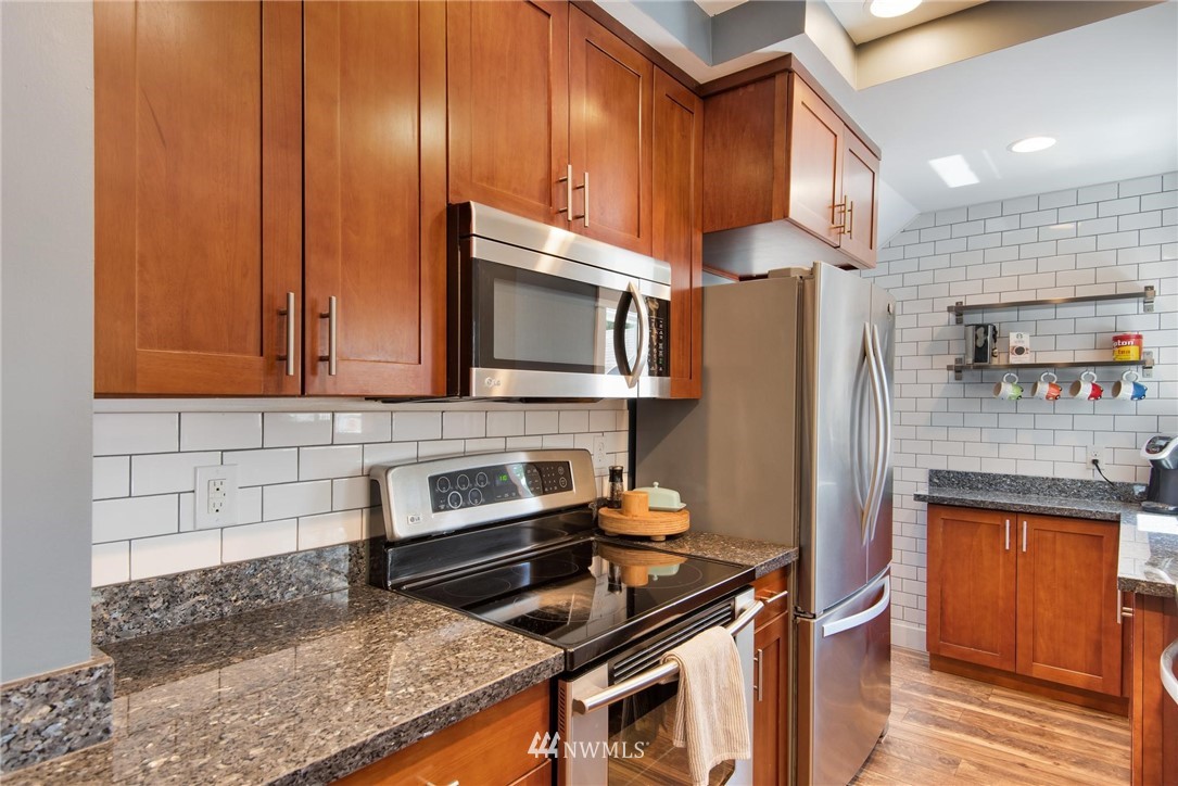 1219 Southwest Myrtle Street Seattle, WA 98106 - Photo 8 of 29 Gallery Image 8