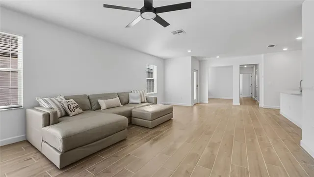 $279,900 | 10965 Teal Lagoon Isle, San Antonio, FL 33576