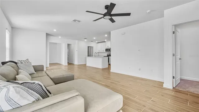 $279,900 | 10965 Teal Lagoon Isle, San Antonio, FL 33576