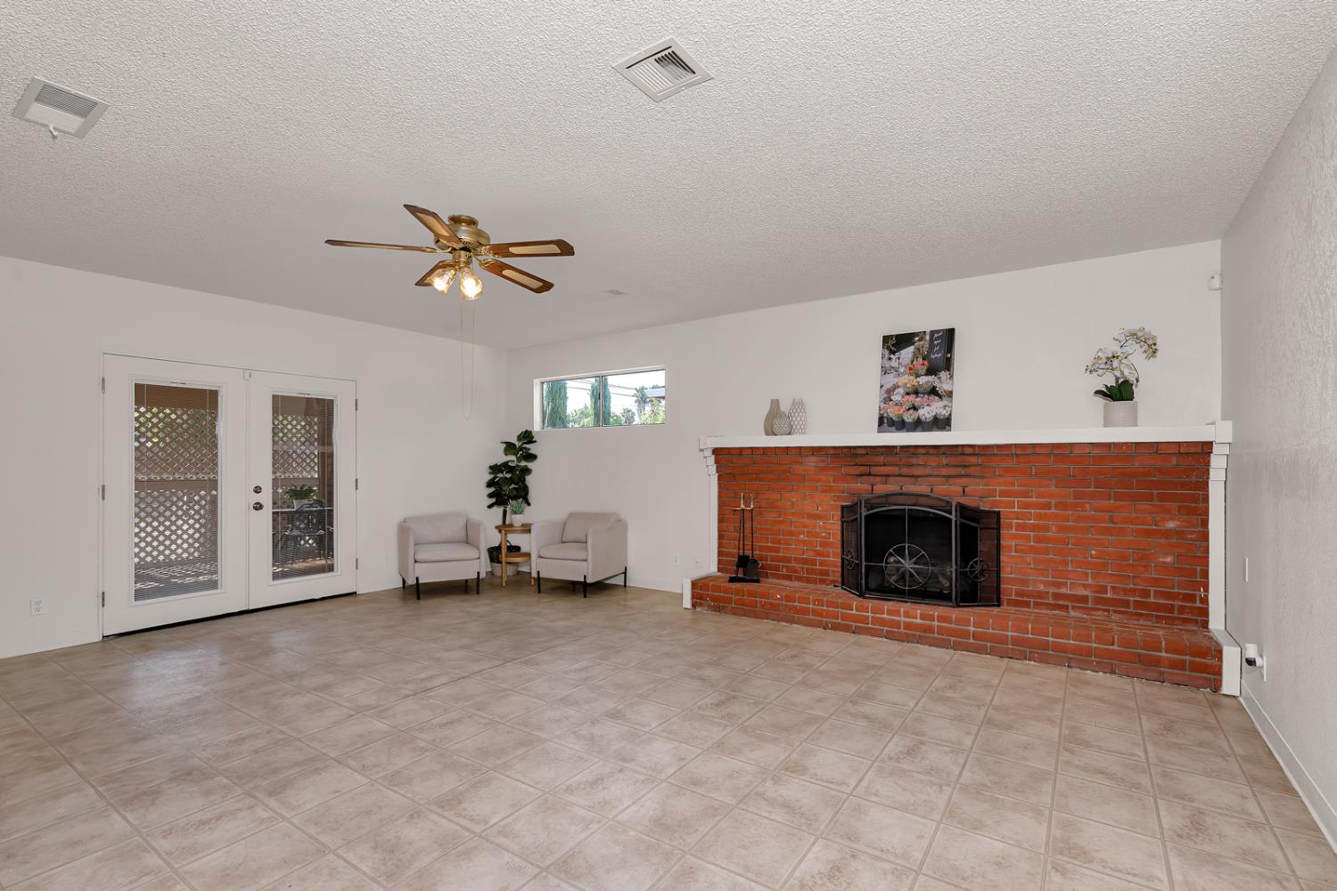 163 North Santa Rosa Street Los Banos, CA 93635 - Photo 15 of 49