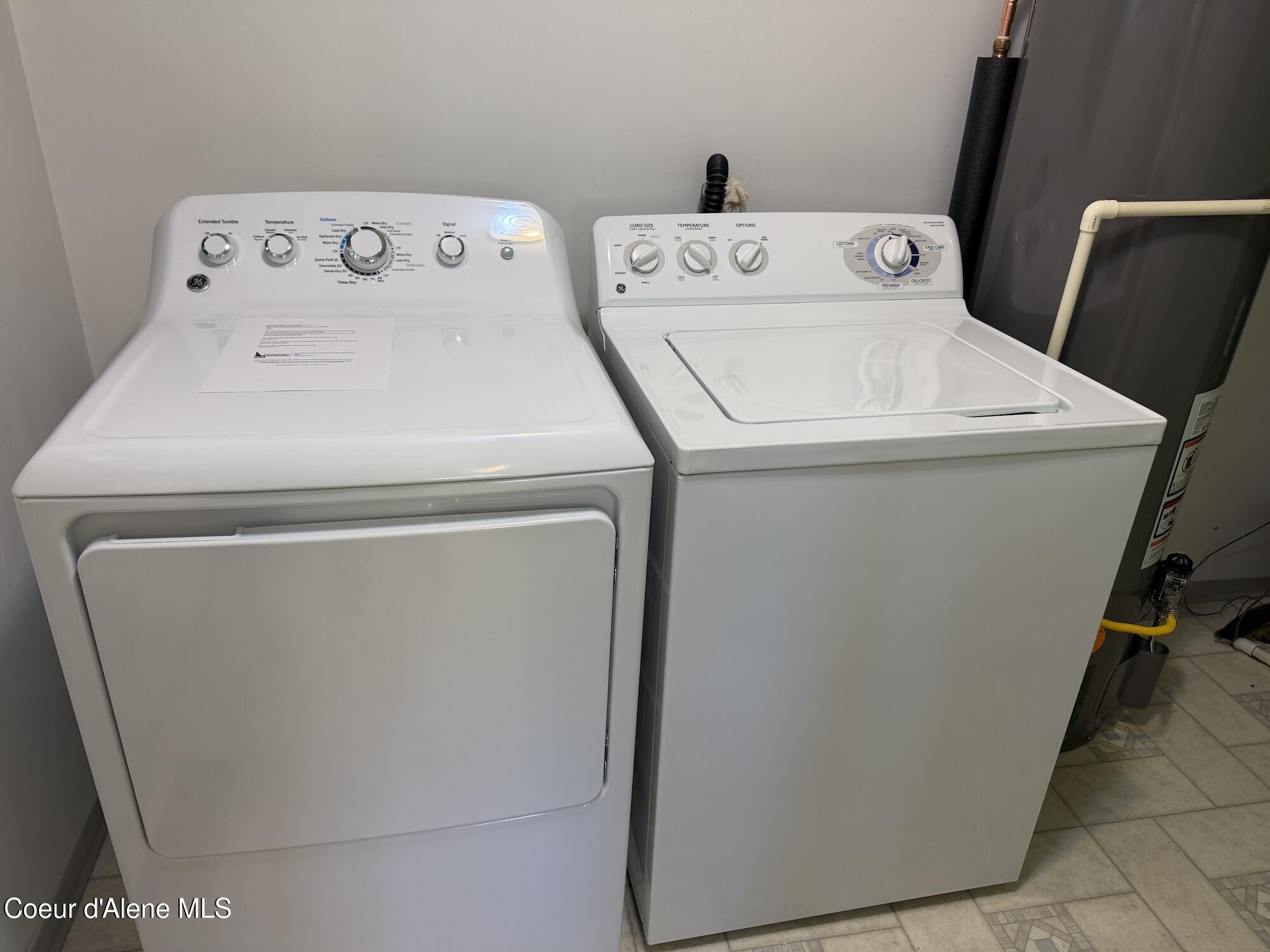 43184 Silver Valley Road Kingston, ID 83839 - Photo 27 of 37 laundry3