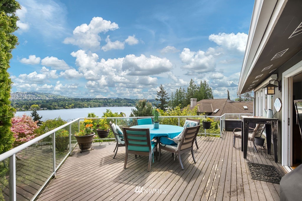 4044 East Mercer Way Mercer Island, WA 98040 - Photo 24 of 37 a view of a balcony with furniture