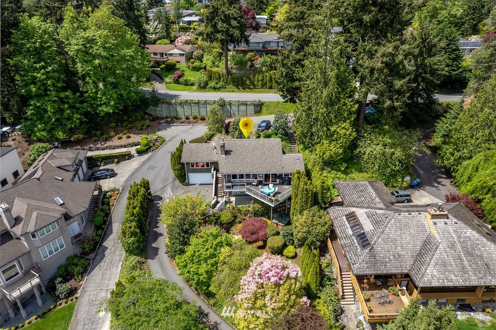 4044 East Mercer Way Mercer Island, WA 98040 - Photo 29 of 37 an aerial view of a house with a garden