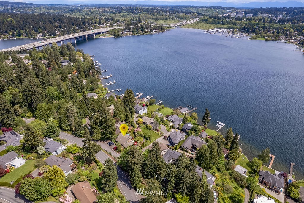 4044 East Mercer Way Mercer Island, WA 98040 - Photo 30 of 37 view of a lake with mountains in the background