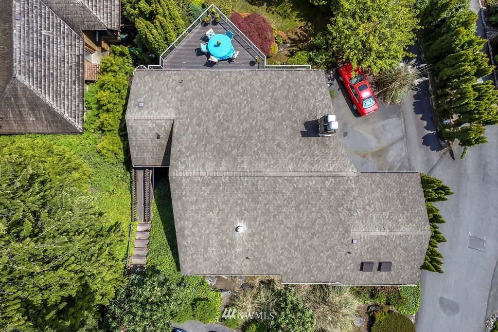 4044 East Mercer Way Mercer Island, WA 98040 - Photo 33 of 37 an aerial view of a house