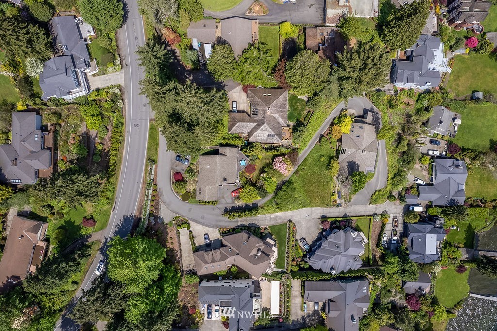 4044 East Mercer Way Mercer Island, WA 98040 - Photo 35 of 37 an aerial view of residential houses with outdoor space