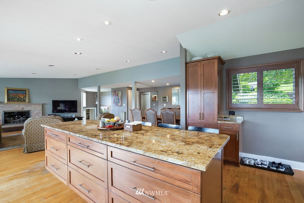 4044 East Mercer Way Mercer Island, WA 98040 - Photo 10 of 37 a kitchen with sink stove and refrigerator