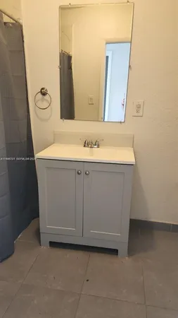 $2,100 | 2821 Southwest 39th Avenue, Unit 2821, Miami, FL 33134