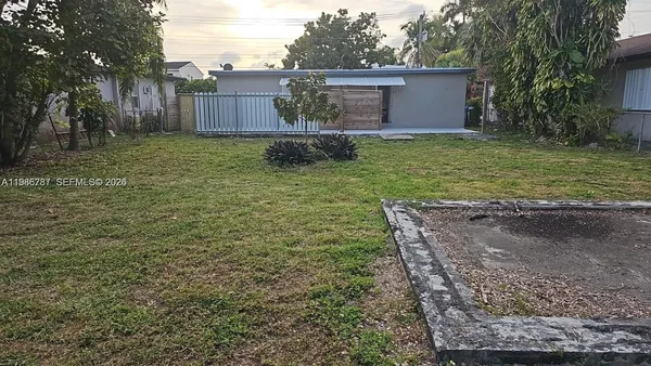 $2,100 | 2821 Southwest 39th Avenue, Unit 2821, Miami, FL 33134