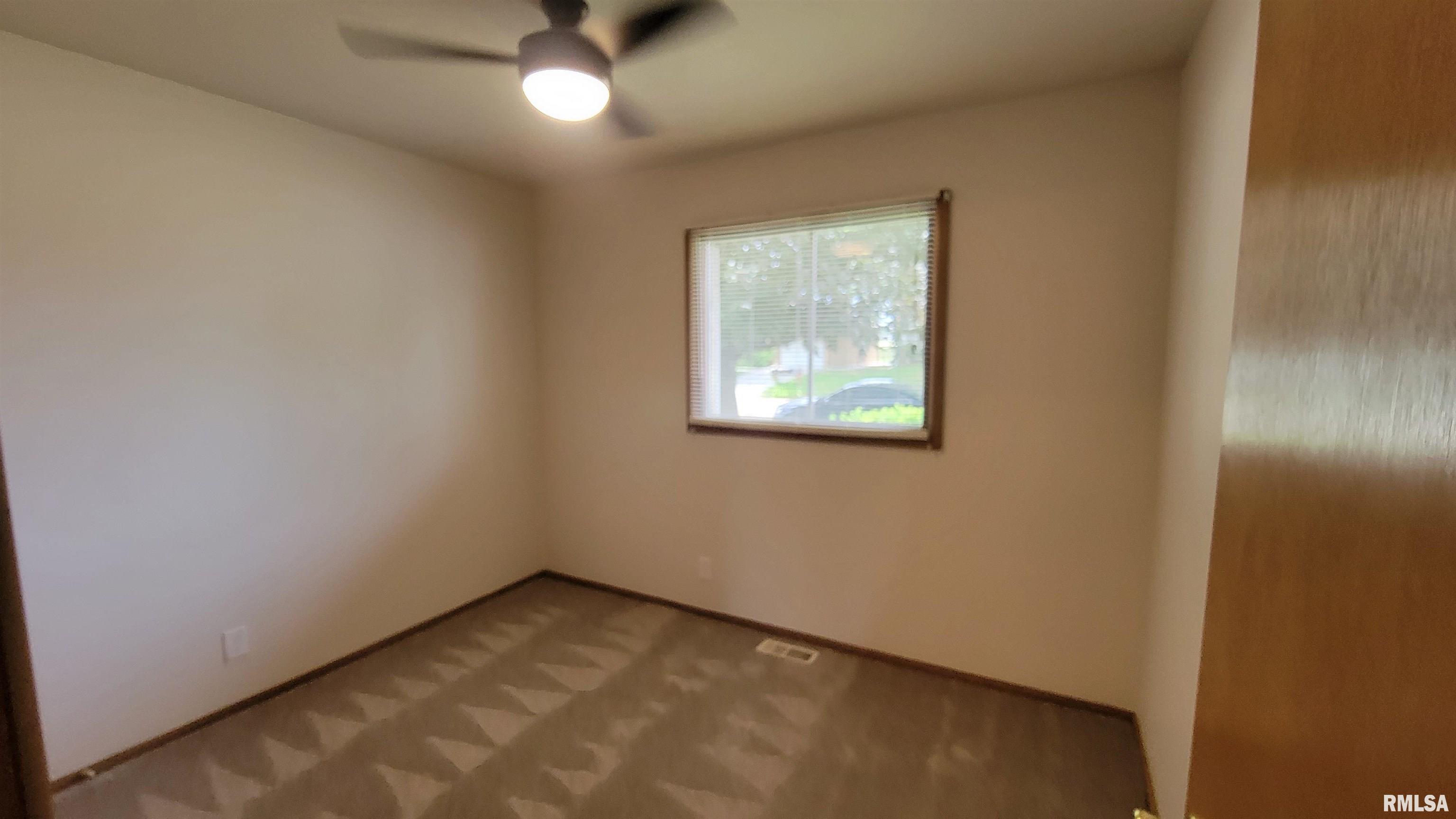 309 Dundee Road East Peoria, IL 61611 - Photo 12 of 19 Gallery Image 12