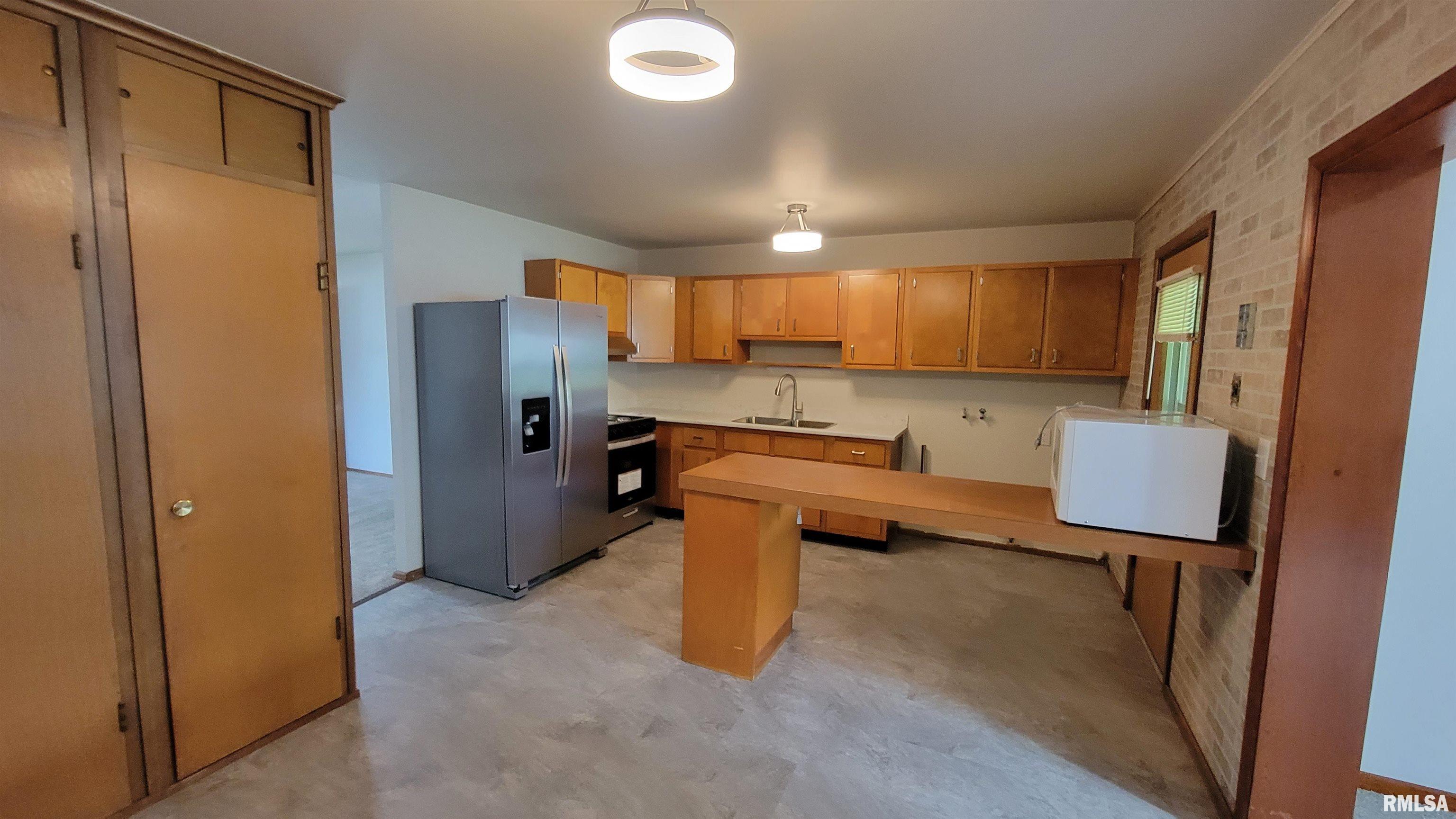 309 Dundee Road East Peoria, IL 61611 - Photo 6 of 19 Gallery Image 6