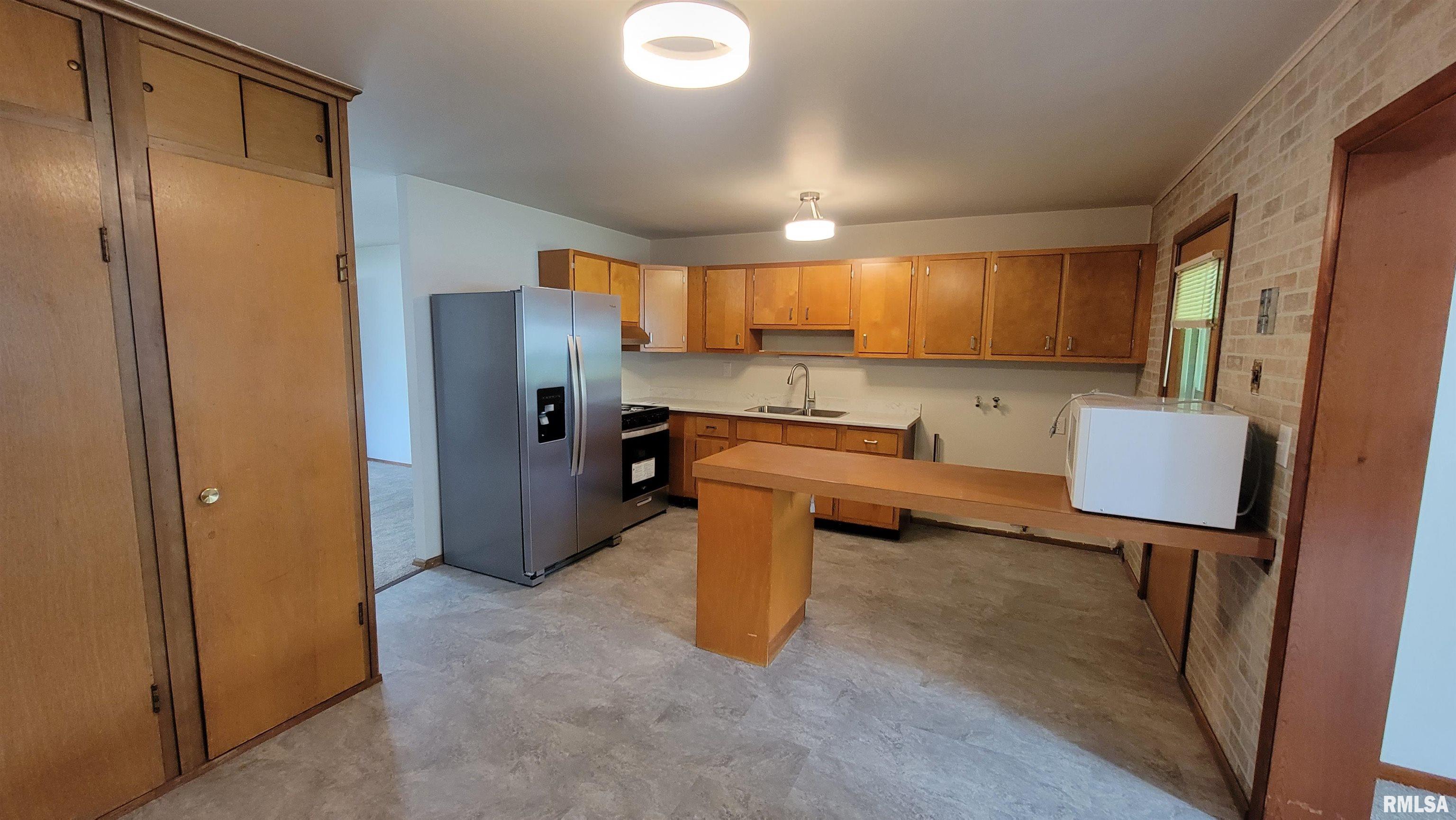 309 Dundee Road East Peoria, IL 61611 - Photo 7 of 19 Gallery Image 7