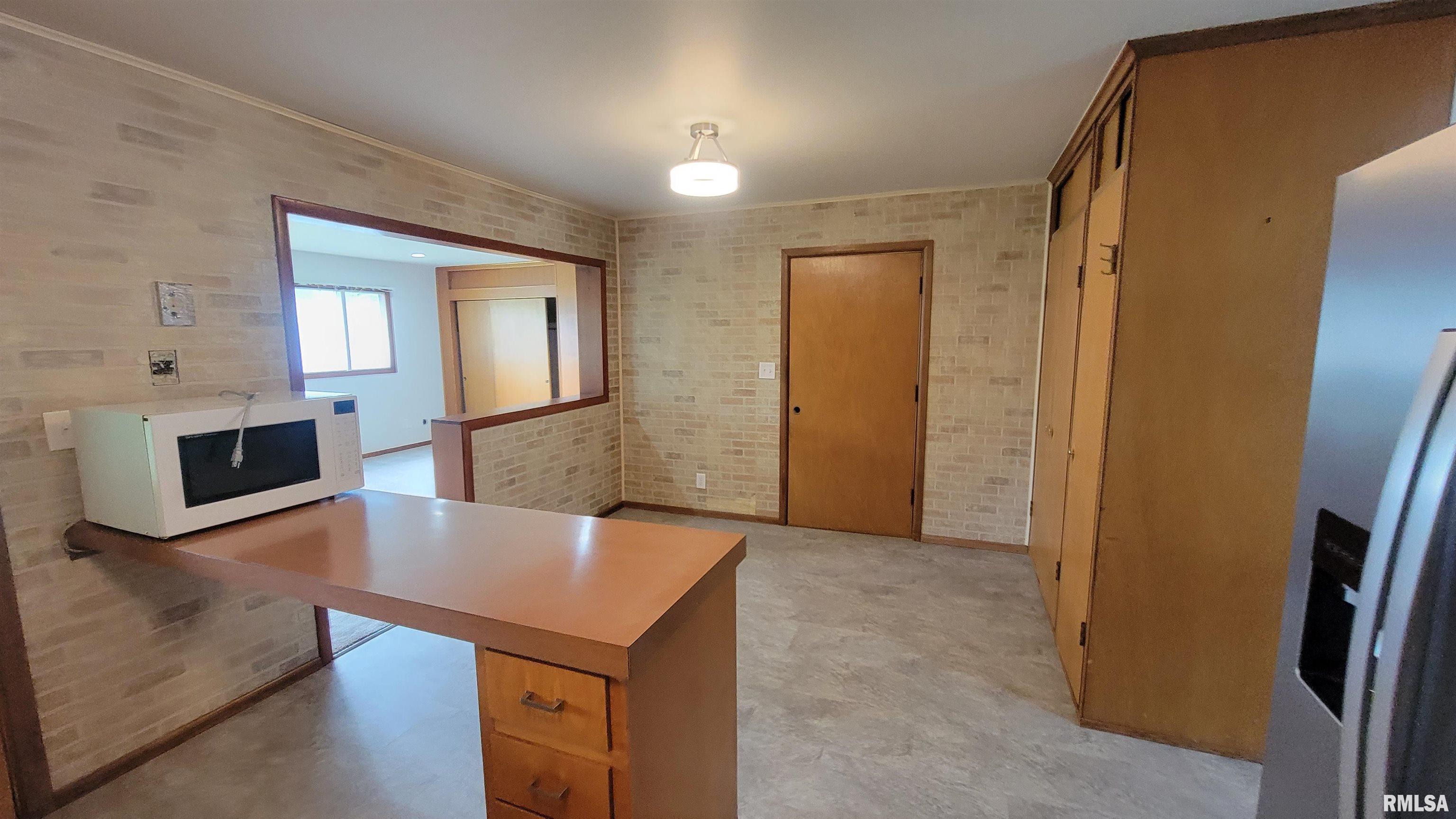 309 Dundee Road East Peoria, IL 61611 - Photo 8 of 19 Gallery Image 8