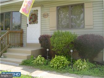 244 West Chelton Road Brookhaven, PA 19015 - Photo 2 of 12 Exterior Front