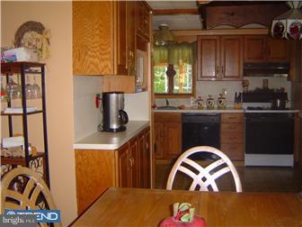 244 West Chelton Road Brookhaven, PA 19015 - Photo 5 of 12 Kitchen