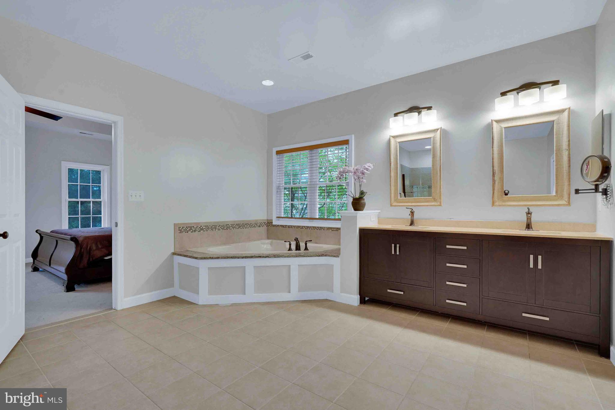 6004 Colchester Road Fairfax, VA 22030 - Photo 23 of 47 Primary Bedroom