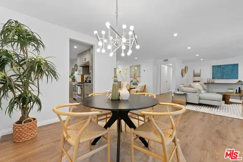 $899,000 | 12321 Ocean Park Boulevard, Unit 7, Los Angeles, CA 90064