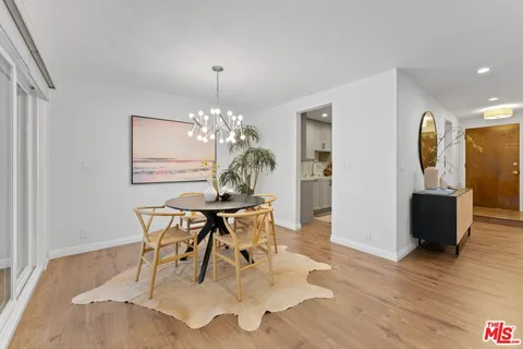 $899,000 | 12321 Ocean Park Boulevard, Unit 7, Los Angeles, CA 90064