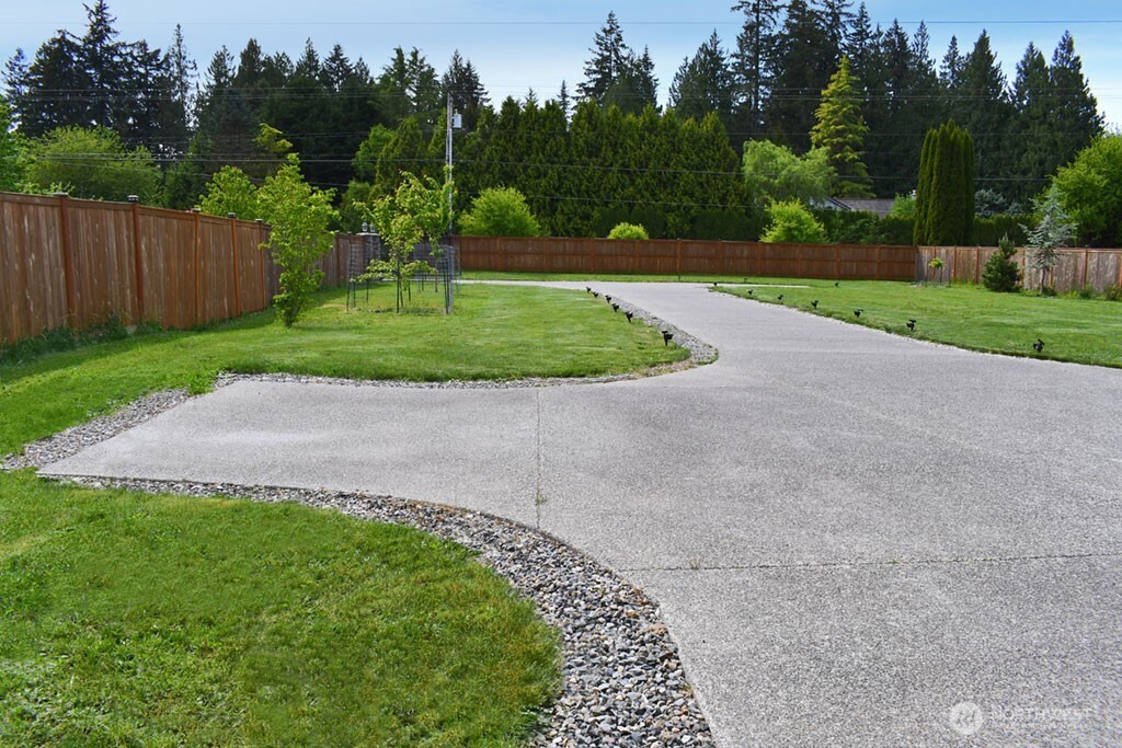 4620 Wiggins Road Southeast Olympia, WA 98501 - Photo 4 of 40 Gallery Image 4
