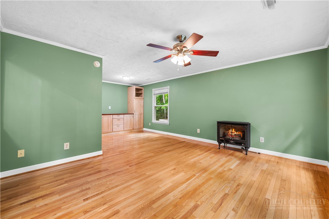 945 7 Oaks Road Boone, NC 28607 - Photo 4 of 50
