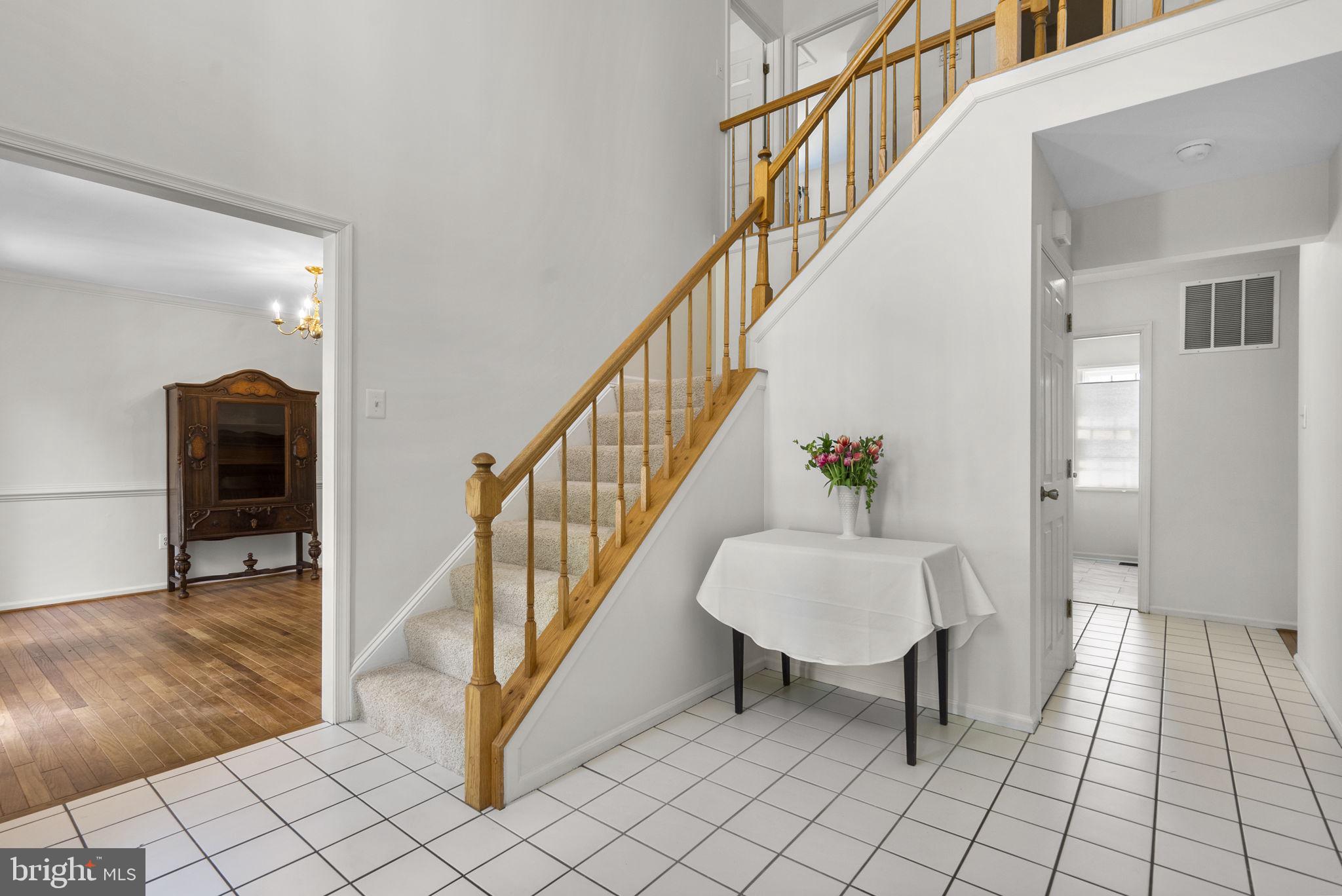 8201 Sandy Stream Road Laurel, MD 20723 - Photo 23 of 51 2-story foyer