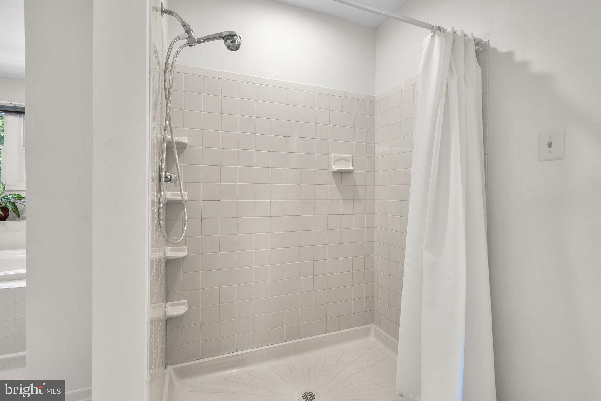 8201 Sandy Stream Road Laurel, MD 20723 - Photo 30 of 51 Primary bathroom w/separate shower